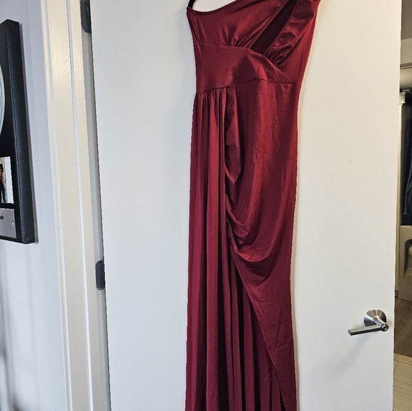One Shoulder Keyhole Dress - Picture 2 of 2
